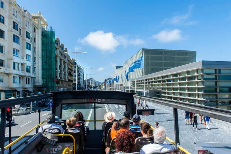 San Sebastian: Hop-On Hop-Off City Tour Bus - Visiting La Concha and Ondarreta Beaches