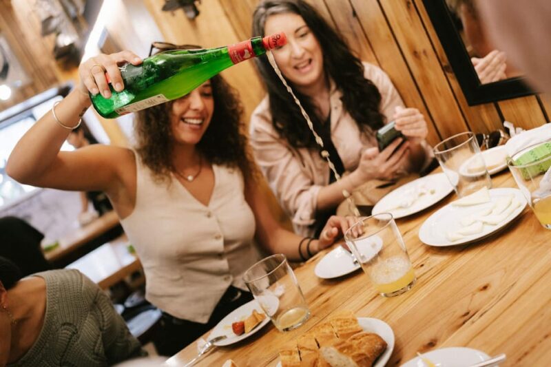 San Sebastian Like a Local: Evening Pintxos Tour - Key Points