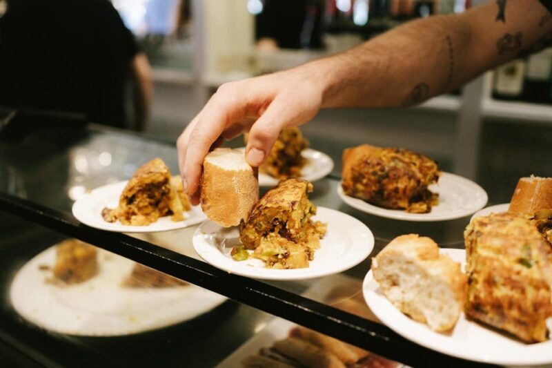 San Sebastian Like a Local: Evening Pintxos Tour - Visiting San Sebastian’s Iconic Gilda Pintxo Spot