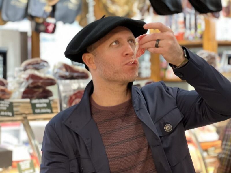 San Sebastian: Market, Pintxos and Wine Tasting Tour - From the Old Town to the Pintxo Bars