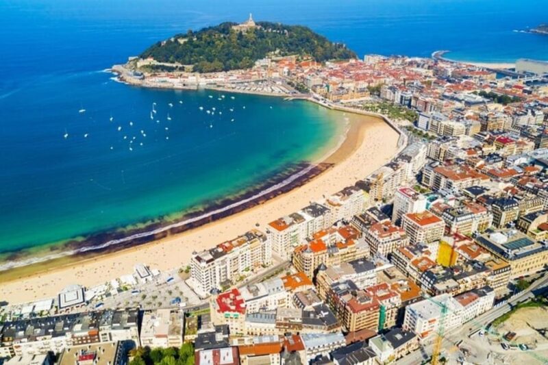 San Sebastian : Must-See Attractions Walking Tour - Logistics: Meeting Point and Group Size