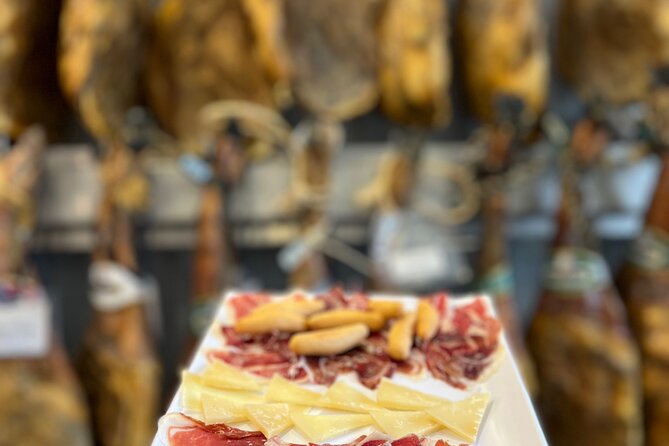 San Sebastian Pintxo Food, Wine & Market Foodie Tour(Small Group) - Tasting Top Pintxos and Local Wines