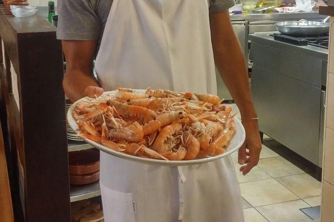 San Sebastián Private Food-Historical tour & meal at a Gastronomy Club - The Unique Atmosphere of the Gastronomy Club