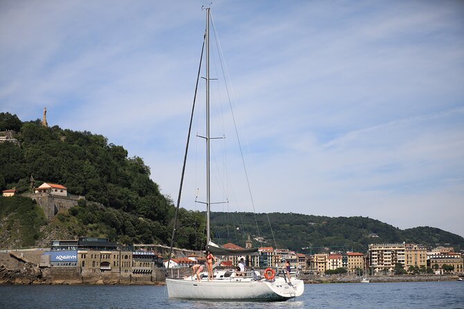 San Sebastian Private Sailing trips & Socioeducational boat tours - Meeting Point and Logistics