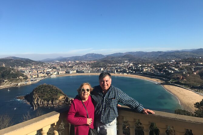 San Sebastian Private Tour, Pintxos & Winery Visit from Bilbao - San Sebastian’s Old Town and Iconic Sights