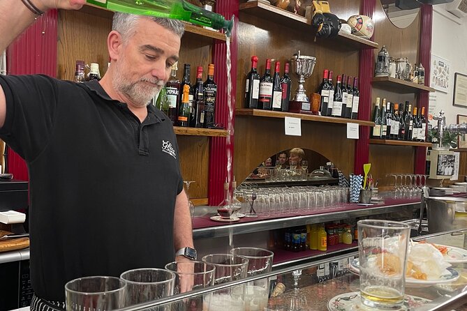 San Sebastian Private Tour, Pintxos & Winery Visit from Bilbao - Pintxos Crawl in San Sebastian’s Old Town