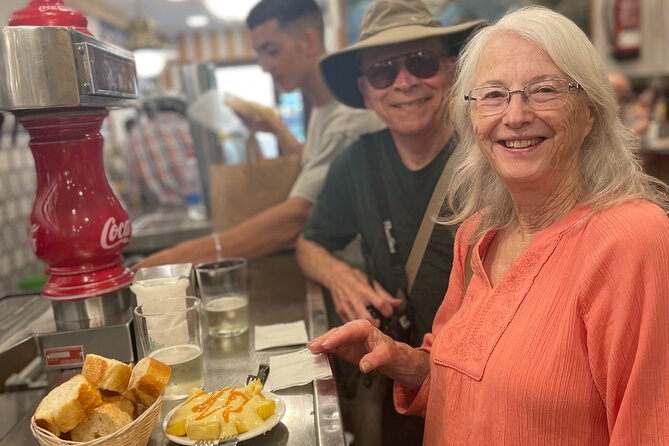 San Sebastian Private Tour, Pintxos & Winery Visit from Bilbao - Fuenterrabia: A Stop at the French Border with Scenic Views