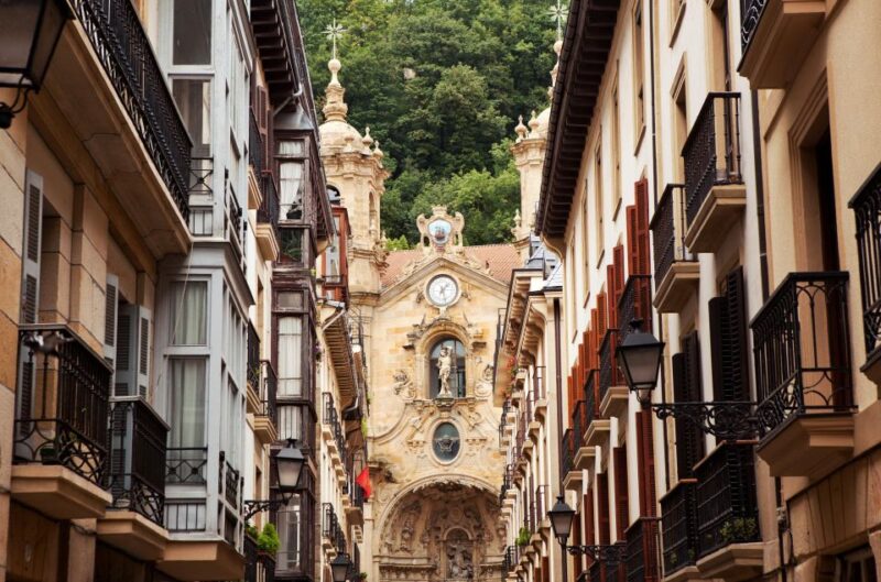 San Sebastian: Private Walking Tour with Pintxo and Drink - Flexibility and Personalization of the Tour Route