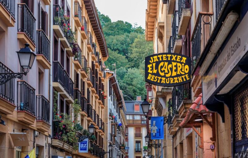 San Sebastian: Private Walking Tour with Pintxo and Drink - Practical Details and Accessibility