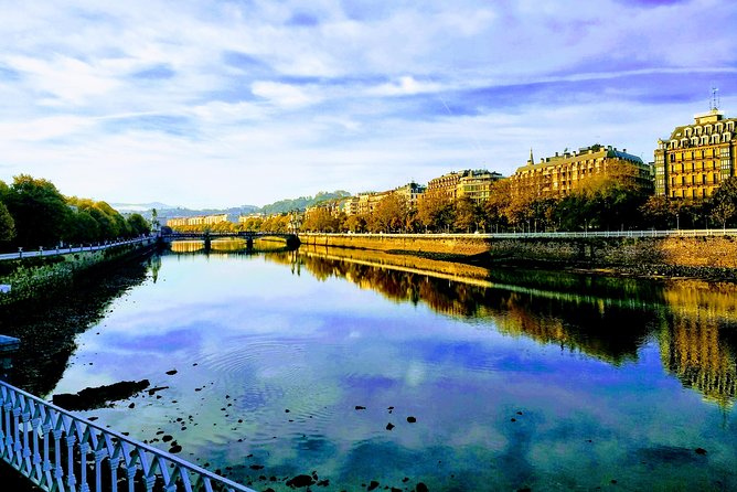 San Sebastian Walking Tour with Pintxo and Drink - Pricing, Value, and Booking Tips