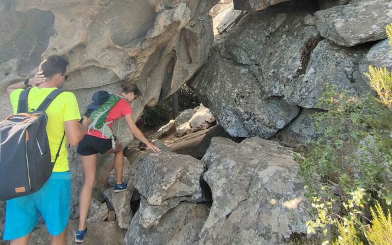 San Teodoro: Rio Pitrisconi Jeep and Hiking Tour - Sardinian Aperitif with Local Delicacies