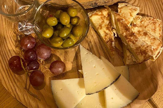 Sangria Cultural Workshop with Tapas - Logistics and Meeting Details