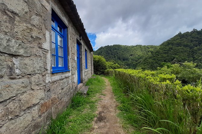 Sanguinho hike, Salto do Prego Waterfall and Furnas hotsprings - The Sanguinho Hiking Trail and Abandoned Village