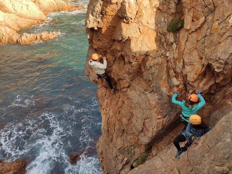 Sant Feliu de Guíxols: Guided tour of the Cala del Molí Via Ferrata - Equipment and Safety Measures Provided