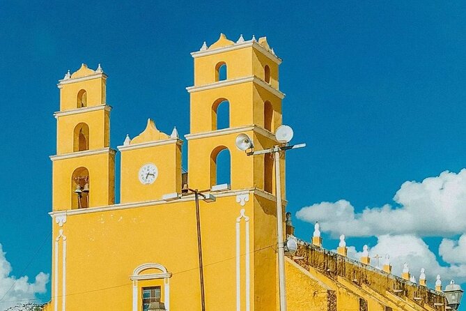 Santa Barbara 4 Cenotes and Bicycles with Lunch from Mérida - Enjoying a Traditional Yucatecan Lunch
