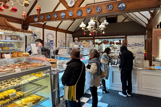 Santa Barbara Authentic Walking Food Tour with 5 Dishes - Relaxing at De La Guerra Plaza