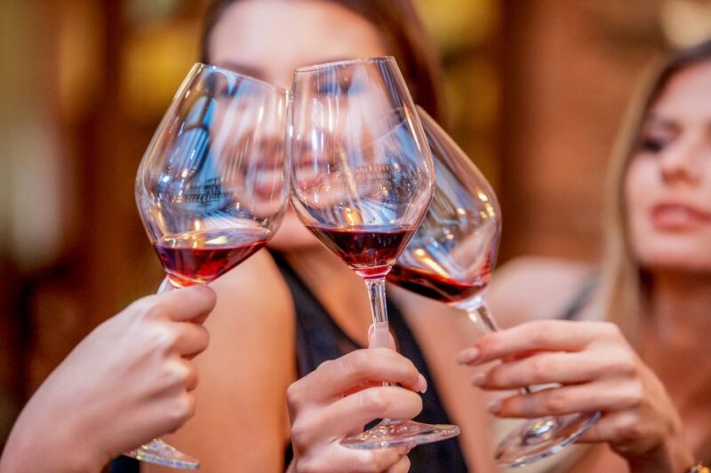 Santa Barbara: Wine, Chocolate and History Walking Tour - Who Will Appreciate This Santa Barbara Tour?