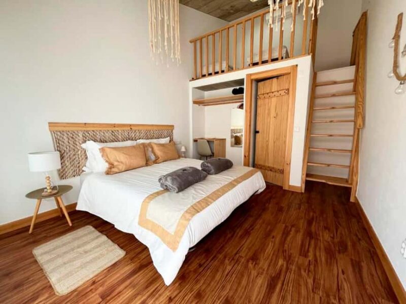 Santa Cruz: 3-Day Surf & Dive Retreat with PADI Baptism - Logistics of the Retreat: Transfers and Group Size