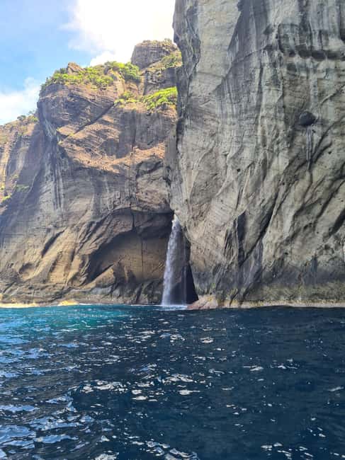 Santa Cruz das Flores: East Coast Exploration and Snorkeling - Who Should Consider This Tour