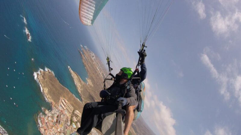 Santa Cruz de Tenerife: Acrobatic Paragliding Flight - The Guidance of Certified Pilots and Safety Measures