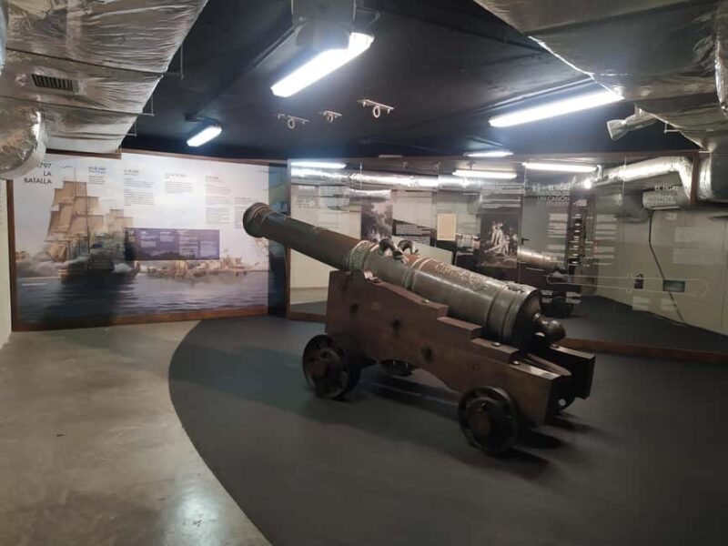 Santa Cruz de Tenerife: Prestigious Places Walk - Starting at Plaza de España: The Heart of Santa Cruz’s Prestige