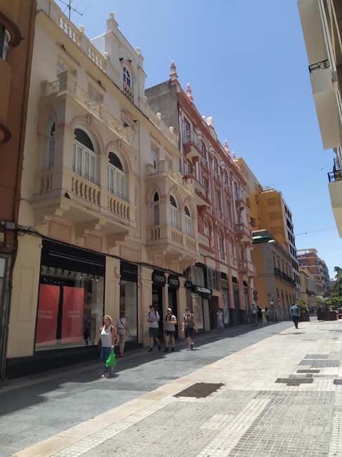 Santa Cruz de Tenerife: Prestigious Places Walk - Architectural Heritage at Iglesia Matriz de Nuestra Señora de la Concepción