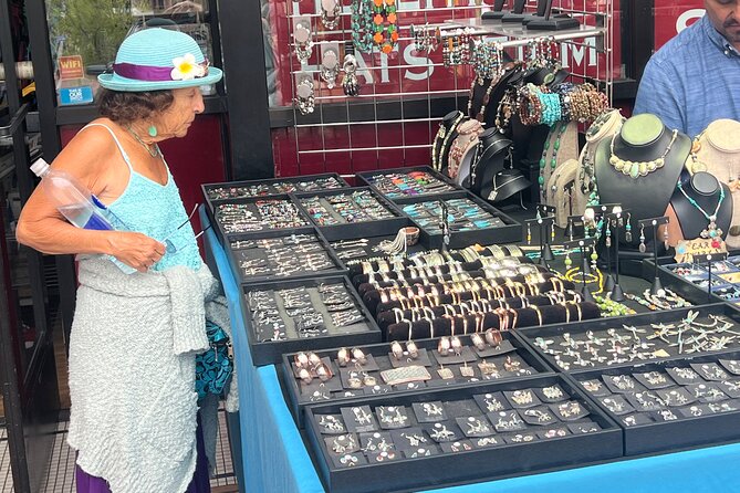 Santa Fe Follies Scavenger Hunt - Cost-Effective and Easy to Book