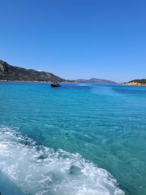 Santa-Giulia: Half-day trip to the Lavezzi Islands - Discover the Lavezzi Islands on a Small-Group Sailing Adventure