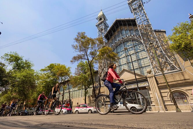 Santa Maria la Rivera, Bites and Bikes Tour - Sampling Mexican Cuisine at the Monumento a Cristóbal Colón