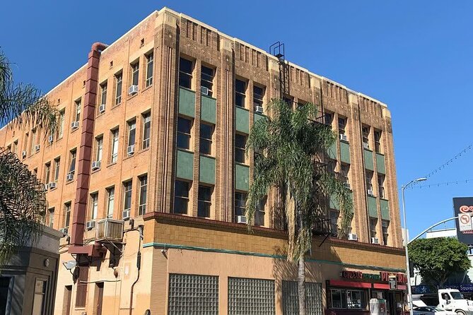 Santa Monica Private Tour with Restaurant and Bar Stops - Santa Monica Private Tour Begins at 2665 Main Street