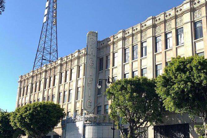 Santa Monica Private Tour with Restaurant and Bar Stops - Luxury Transportation with a Personal Touch