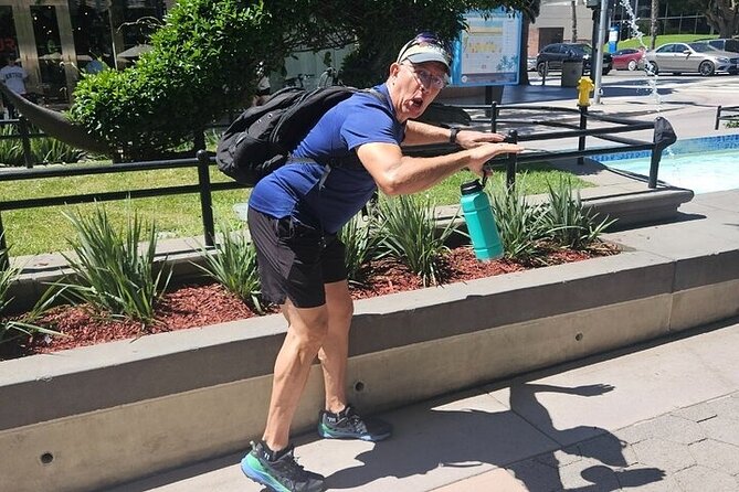 Santa Monica Scavenger Hunt Walking Activity - Navigating Santa Monica’s Landmarks with Puzzles and Clues