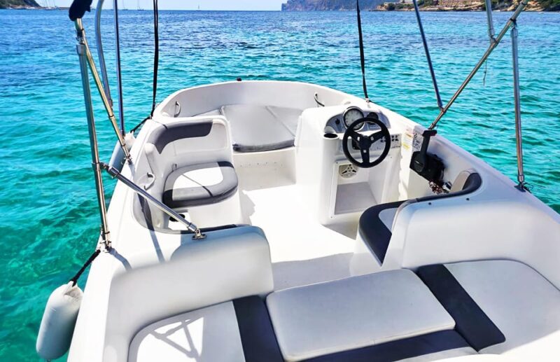 Santa Ponsa: Boat Rental (No License Needed) - Ease of Handling and Safety Measures