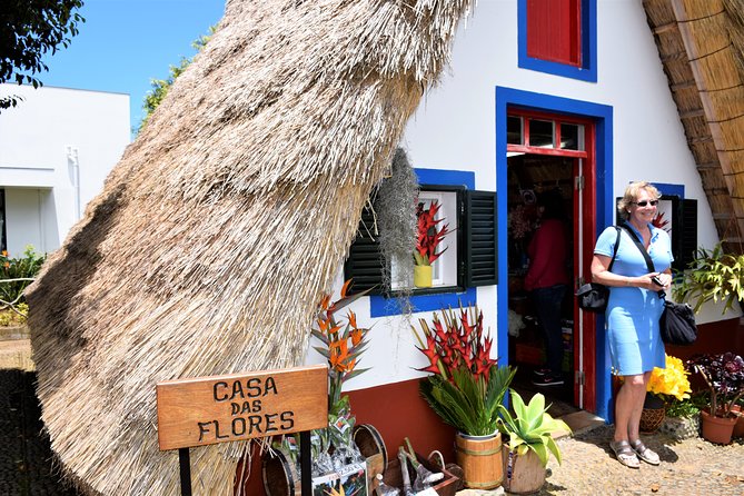 Santana / Typical Houses Tour - Santana: Iconic Triangular Thatched Houses and Lunch