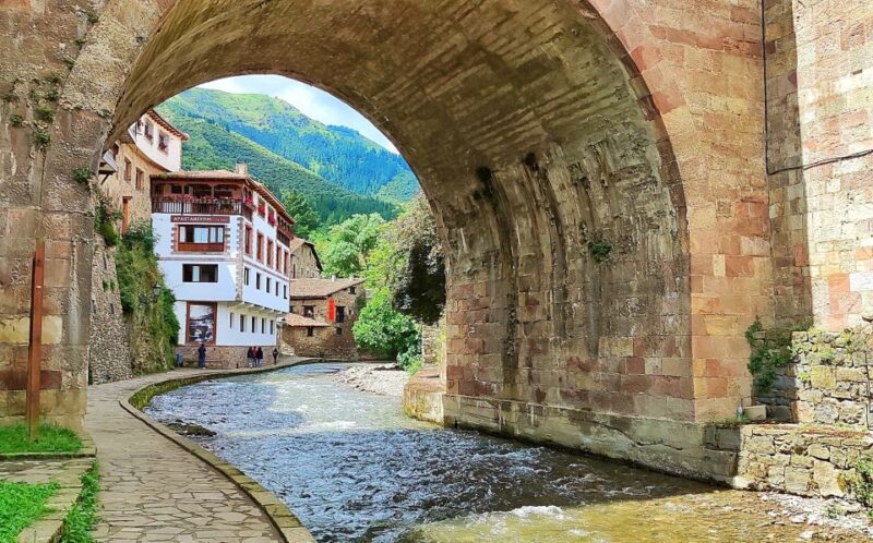 Santander: Picos, Santo Toribio Monastery and Potes Day Tour - Exploring the Scenic Picos de Europa and Liébana Region