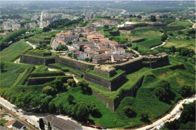 Santiago and Valença do Minho Full Day Private Tour - Experience the Best of Santiago de Compostela and Valença do Minho in One Day