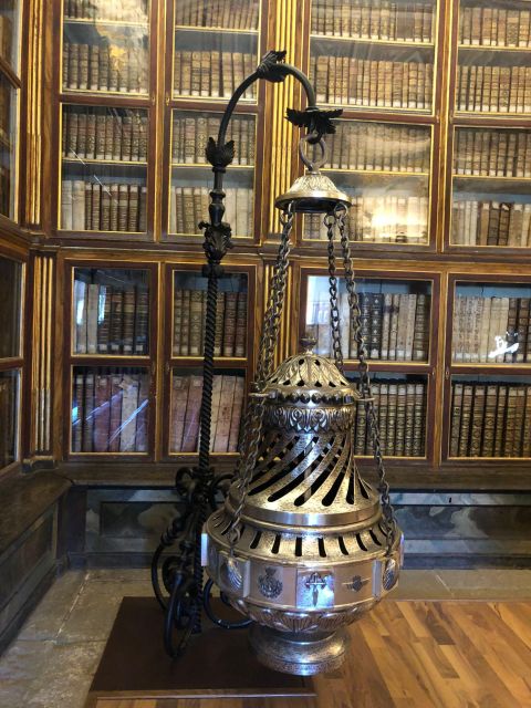 Santiago Complete Tour: City, Portico and Cathedral Tickets - Inside the Cathedral and the Cathedral Museum