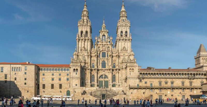 Santiago Compostela and Cathedral Day Trip from Porto - The Iconic Santiago de Compostela Cathedral