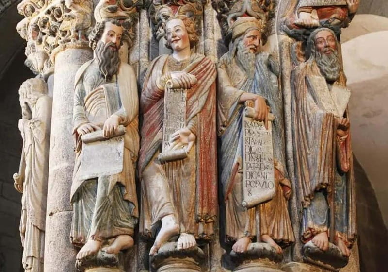 Santiago de Compostela: 4hours tour with everything included - Exploring the Hostal de los Reyes Católicos