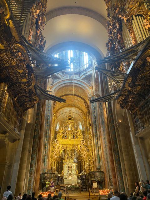 Santiago de Compostela: Cathedral, Museum, and Old Town Tour - Insights into the Cathedral’s Architecture and Iconography