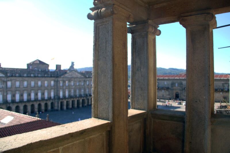 Santiago de Compostela: Old Town Private Tour - Practical Details: Meeting Point, Group Size, and Accessibility
