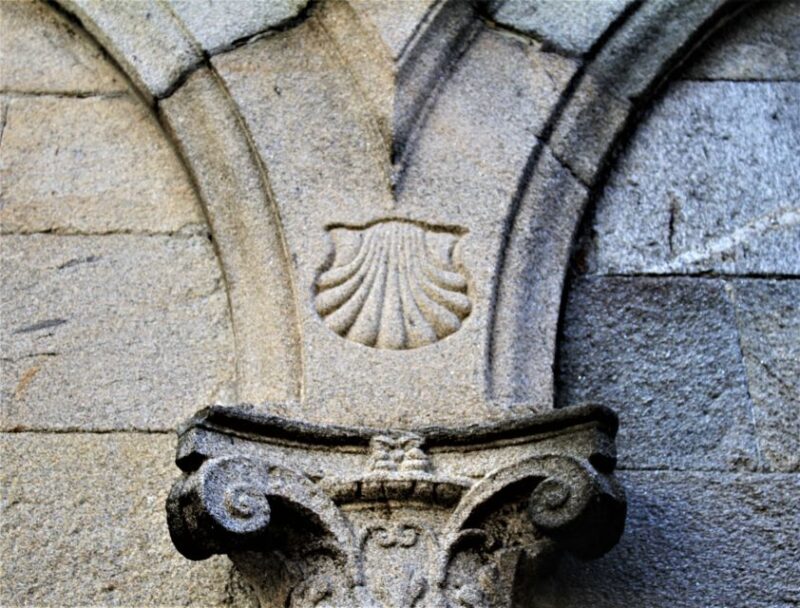 Santiago de Compostela: Private Guided Tour in two hours - Exploring Santiago’s Old Town Streets