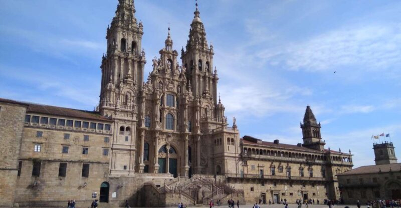 Santiago de Compostela & Valença - Private tour from Porto - Lunch and Free Time in Santiago’s Historic Center