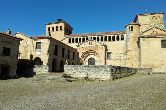 Santillana del Mar & Altamira Museum with tickets- small groups - The Experience of the Guides