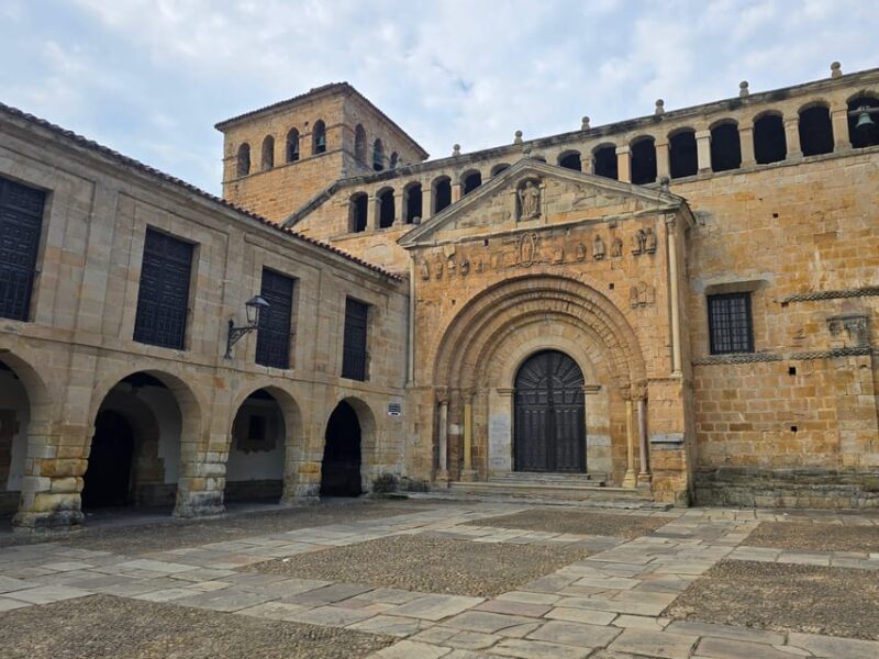 Santillana del Mar: exclusive private tour with Collegiate Church of Santa Juliana - Explore Santillana del Mar’s Historic Center