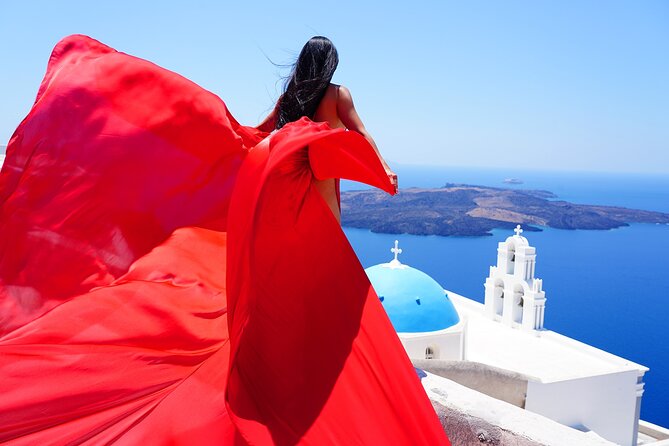 Santorini 2h Private Flying Dress Photoshoot with Transportation - The Quality of Photos and Editing