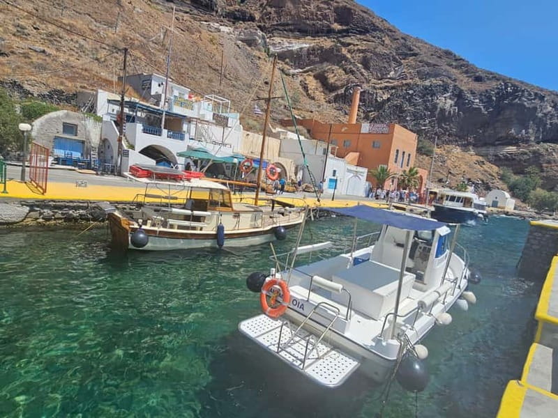 Santorini: 3-Hour Boat Tour to Oia & Thirassia Hot Springs - Discover the Magic of a 3-Hour Santorini Caldera Boat Tour