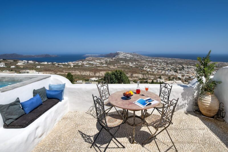 Santorini: 4-Day/3 nights Alternative historical experience - Strolling Through the Medieval Charm of Pyrgos and Imerovigli