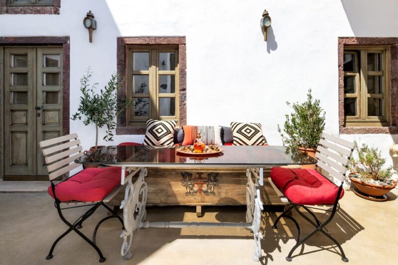 Santorini: 4-Day/3 nights Alternative historical experience - Who Will Find This Tour Most Appealing?