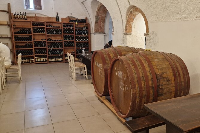 Santorini: 4hrs Small Group Wine Tasting and History Tour - Logistics and Comfort: From Pickup to Transport